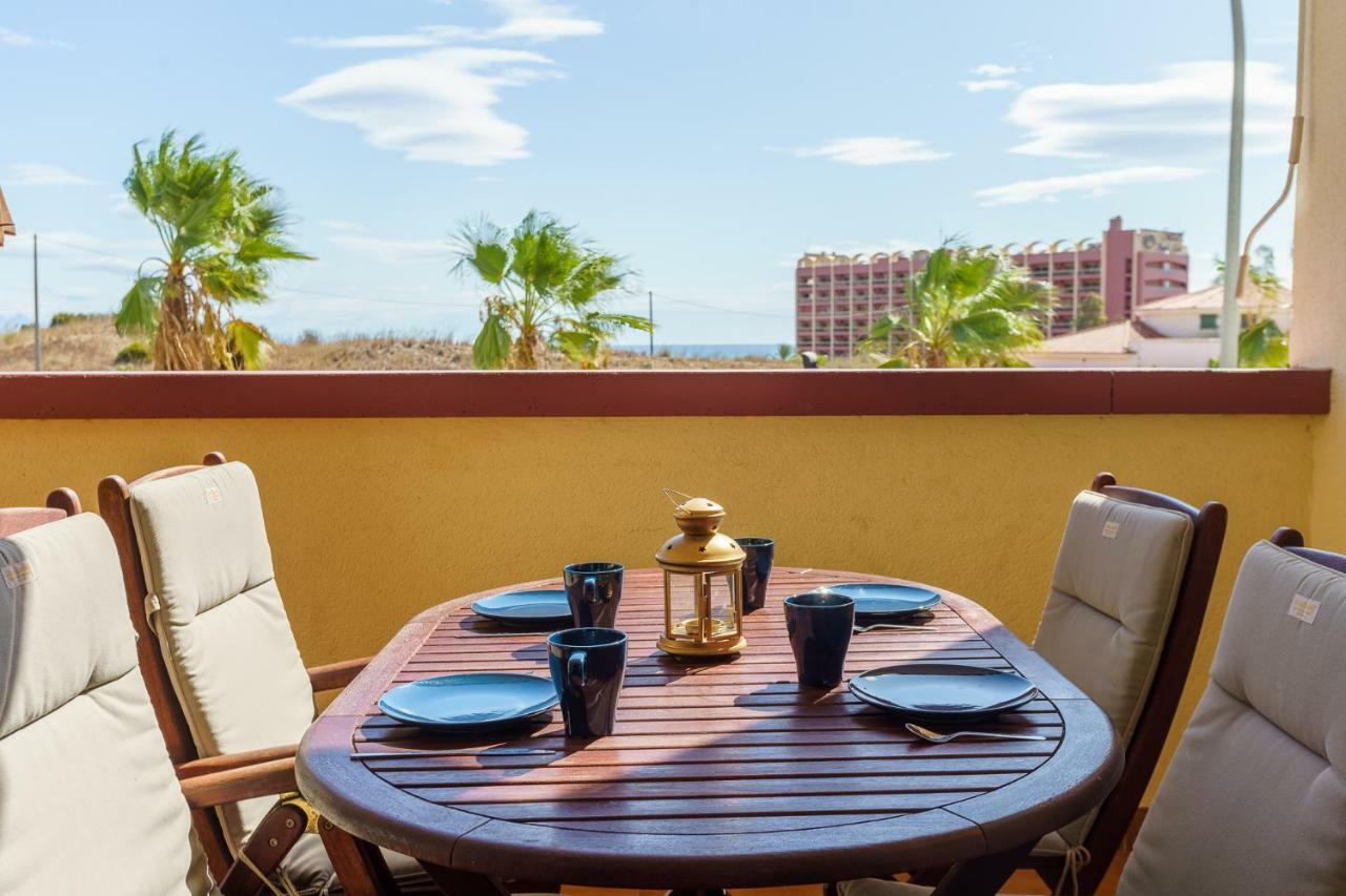 Spacious Beachfront Flat With Sea Views And Private Indoor Parking Беналмадена Екстериор снимка